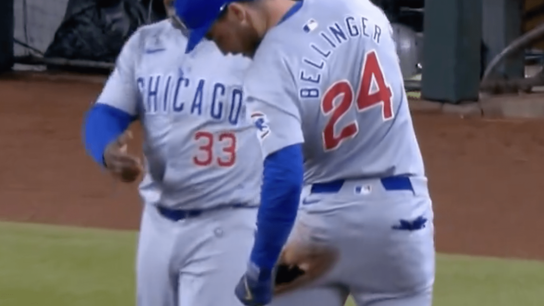 Cody Bellinger's Pants Latest to Fall Apart During a Slide