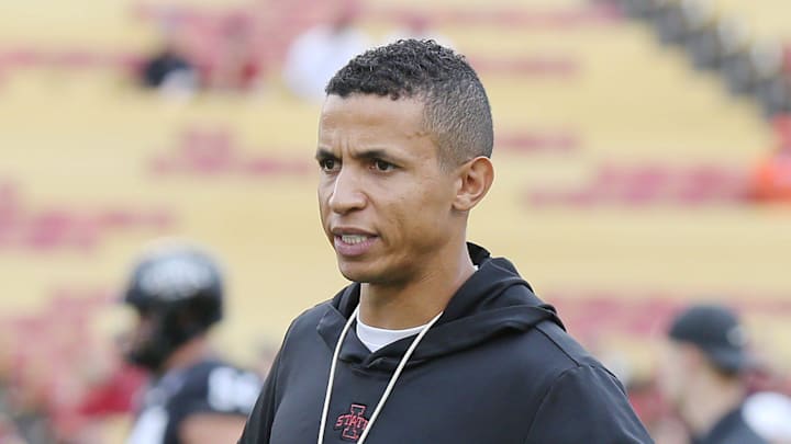 Los Angeles Rams passing game coordinator Nate Scheelhaase