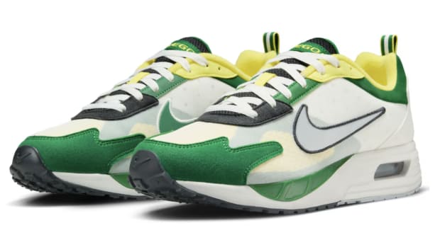 Oregon Ducks Nike Unisex Air Max Solo Shoes, $109.99