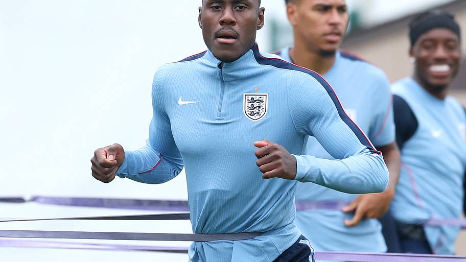 Trevoh Chalobah in England training.