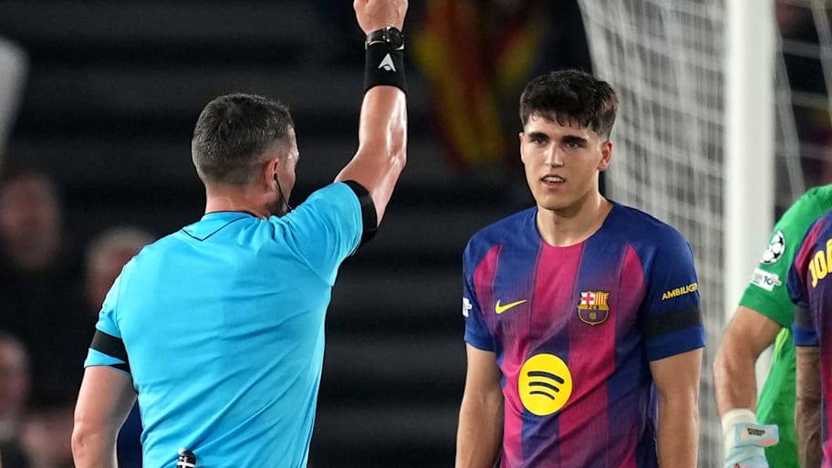 Pau Cubarsi red card