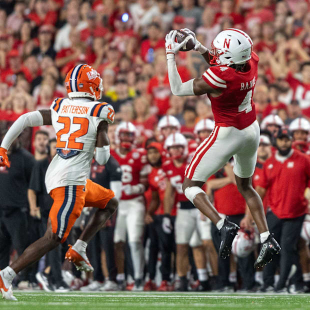 Nebraska wide receiver Jahmal Banks catches a fourth-quarter pass for an 11-yard gain against Illinois.
