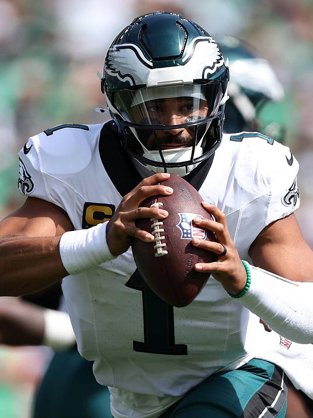 Philadelphia Eagles quarterback Jalen Hurts (1)