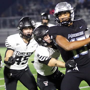 Cade Mitchell will lead No. 16 Mountainside into a first-round Class 6A playoff game at No. 2 Willamette this week.