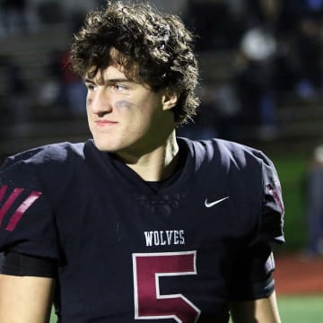 BYU commit Nolan Keeney leads Tualatin into a season-opening matchup against Jesuit. 