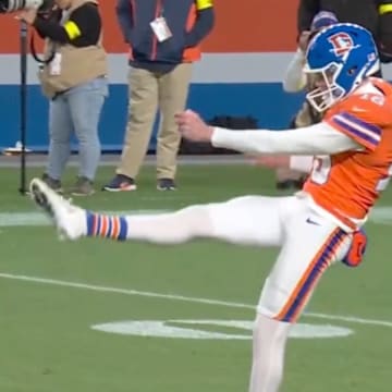 Jeremy Crawshaw had a rough first half against the Raiders. 