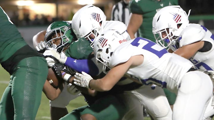 Venice hosted IMG Academy during a Friday night matchup that the Indians won 41-9.  MATT HOUSTON/HERALD-TRIBUNE

Img At Venice 14