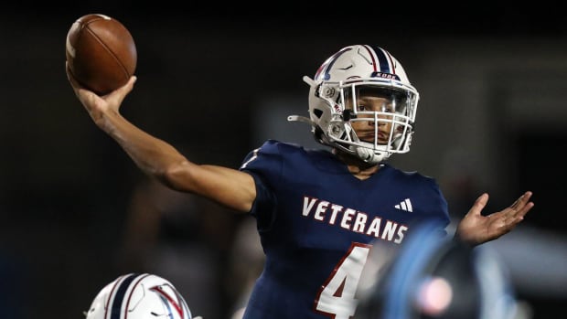 Veterans Memorial's Billy White III passes during the game at Buccaneer Stadium on Thursday, Oct. 12, 2023, in Corpus Christi