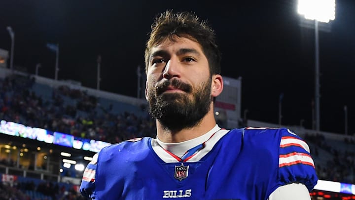 Defensive end A.J. Epenesa