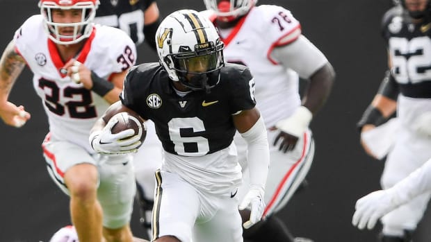 Vanderbilt Commodores wide receiver Jayden McGowan (6) runs after a catch against the Georgia Bulldogs.