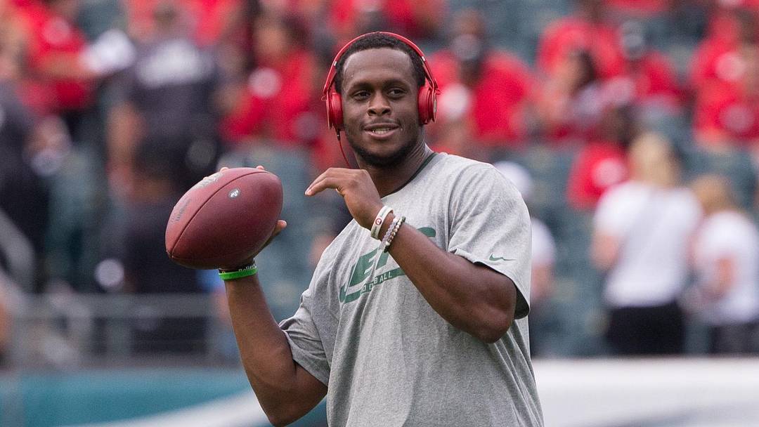The Jets can do Geno Smith a big favor by signing a certain former Bills WR. 