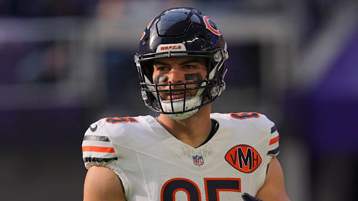 Nov 16, 2025; Minneapolis, Minnesota, USA; Chicago Bears tight end Cole Kmet (85) warms up before a game against the Minnesota Vikings at U.S. Bank Stadium. Mandatory Credit: Brad Rempel-Imagn Images