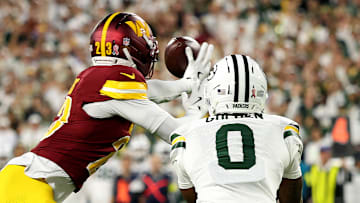 Washington Commanders cornerback Trey Amos