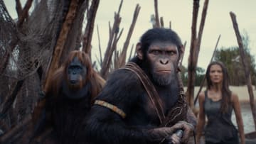 (L-R): Raka (played by Peter Macon), Noa (played by Owen Teague) , and Freya Allan as Nova in 20th Century Studios' KINGDOM OF THE PLANET OF THE APES. Photo courtesy of 20th Century Studios. © 2024 20th Century Studios. All Rights Reserved.