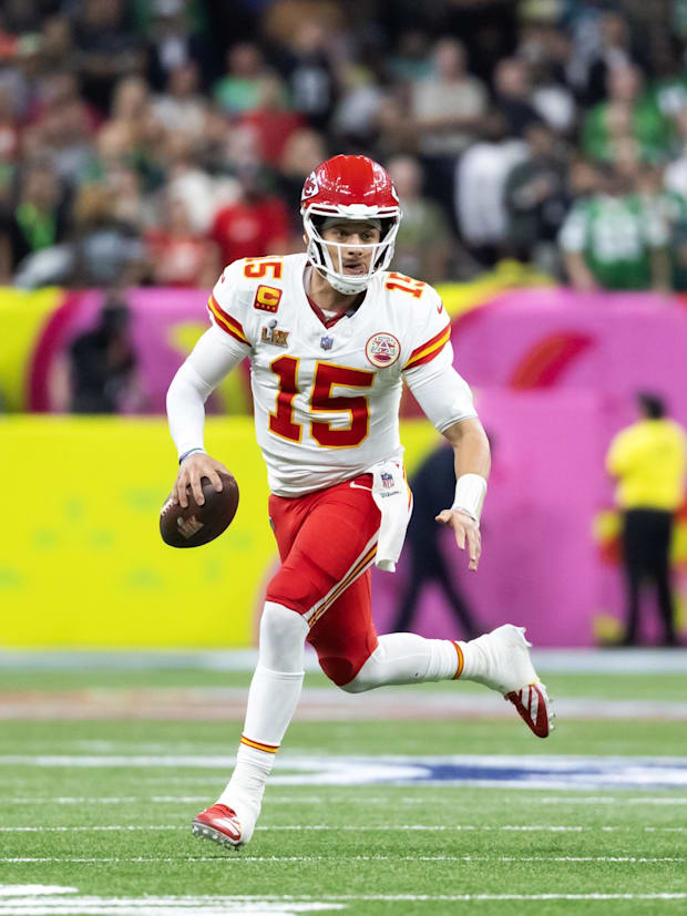 Kansas City Chiefs quarterback Patrick Mahomes (15) 