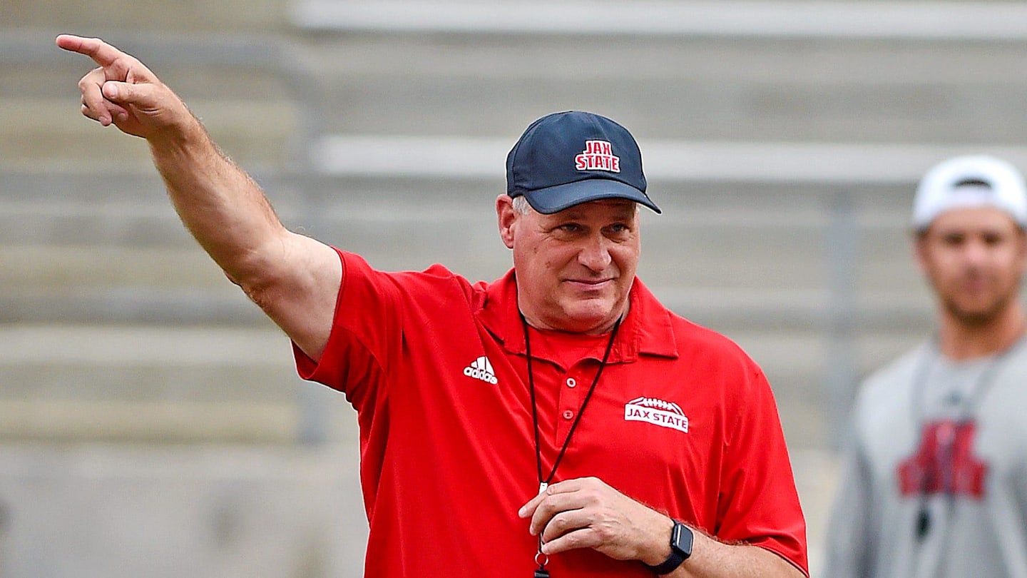 Jacksonville State Offense Erupts in Second Half to Beat Middle