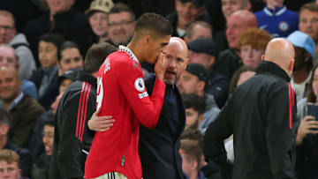 Manchester United kehilangan Raphael Varane hingga November akibat cedera