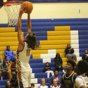 Sophomore guard Kade Manley poured in 26 points, including an impressive eight 3-pointers, and added four rebounds, three assists and three steals to help the Buccaneers overpower Cocoa, 72-44, in the Mainland Holiday Shootout.
