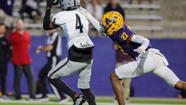 Zadian "Zay" Gentry contends a pass against Denton Guyer as a sophomore. The SMU commit will play for Anna as a senior.