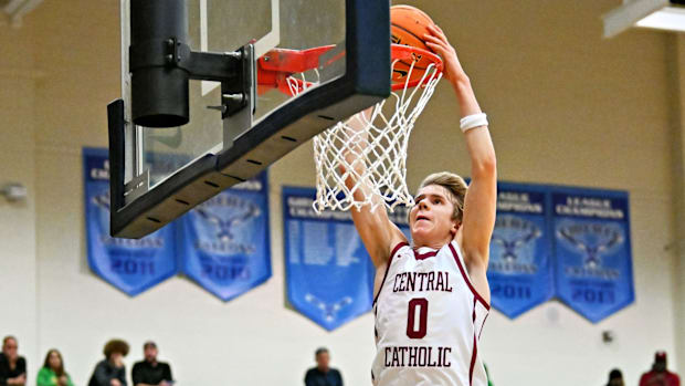 Wake Forest commit Isaac Carr of Central Catholic (Oregon) dunks during the 2023 Les Schwab Invitational.