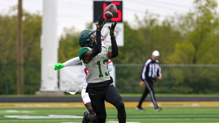 DeSoto's Daylon Singleton hauls in a pass during an upset of nationally ranked Duncanville (Texas) on Oct. 28, 2023.