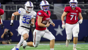 Tidehaven faces Gunter in the UIL (Texas) 3A Division II state title game at AT&T Stadium in Dec. 2023.