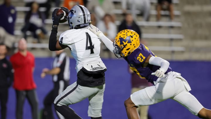 Zadian "Zay" Gentry contends a pass against Denton Guyer as a sophomore. The SMU commit will play for Anna as a senior.