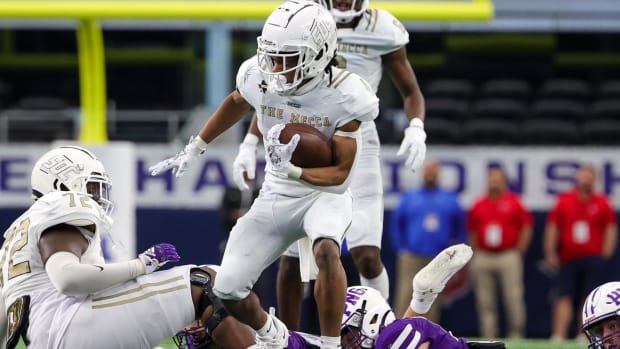 South Oak Cliff faces  Port Neches-Groves in the UIL 5A Division II state championship at AT&T Stadium on Dec. 16, 2023.