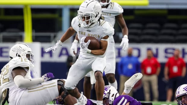 South Oak Cliff faces  Port Neches-Groves in the UIL 5A Division II state championship at AT&T Stadium on Dec. 16, 2023.