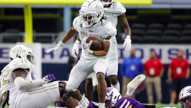 South Oak Cliff faces  Port Neches-Groves in the UIL 5A Division II state championship at AT&T Stadium on Dec. 16, 2023.