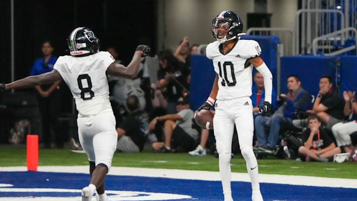 Cibolo-Steele's stars celebrate a touchdown in the 2023 season. | SBLive file photo