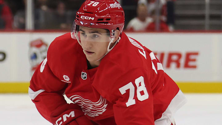Chicago Blackhawks v Detroit Red Wings