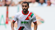 Alexis Julian Claude-Maurice wird weiterhin für den FC Augsburg stürmen.
