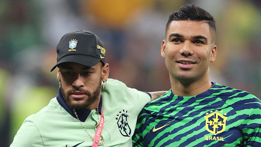 Neymar (left) and Casemiro.