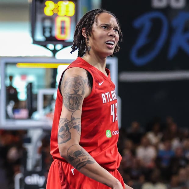 Atlanta Dream center Brittney Griner (42) 