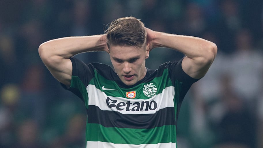 Viktor Gyökeres looking upset.