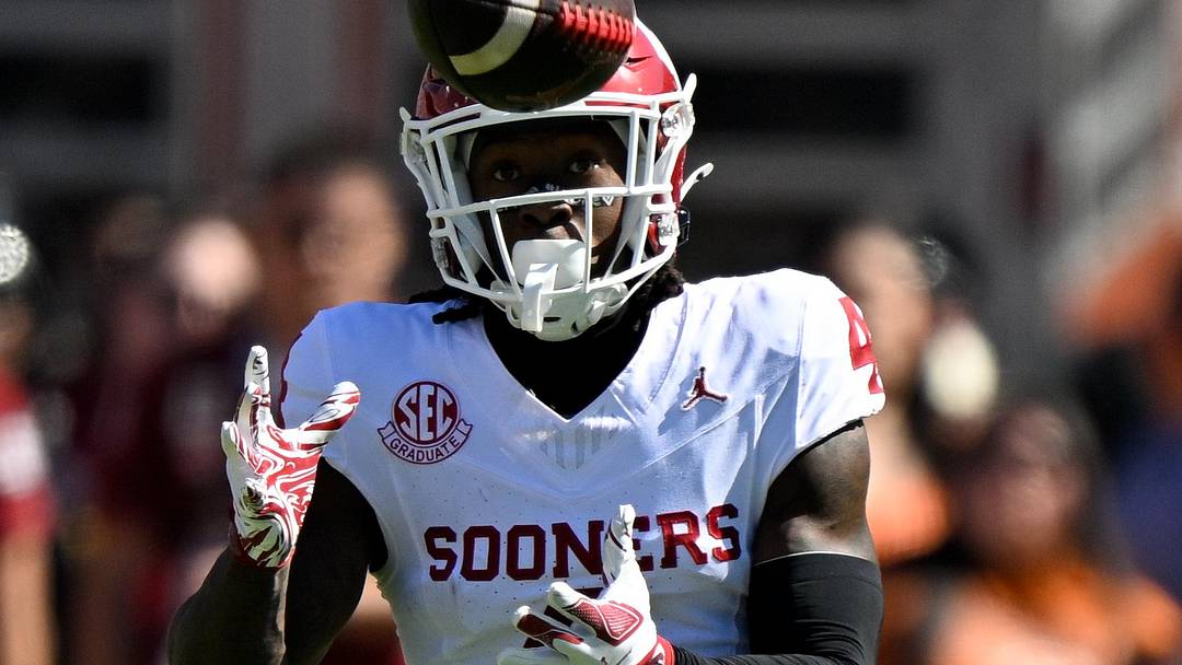 Oklahoma Sooners wide receiver Deion Burks Oklahoma Sooners wide receiver Deion Burks