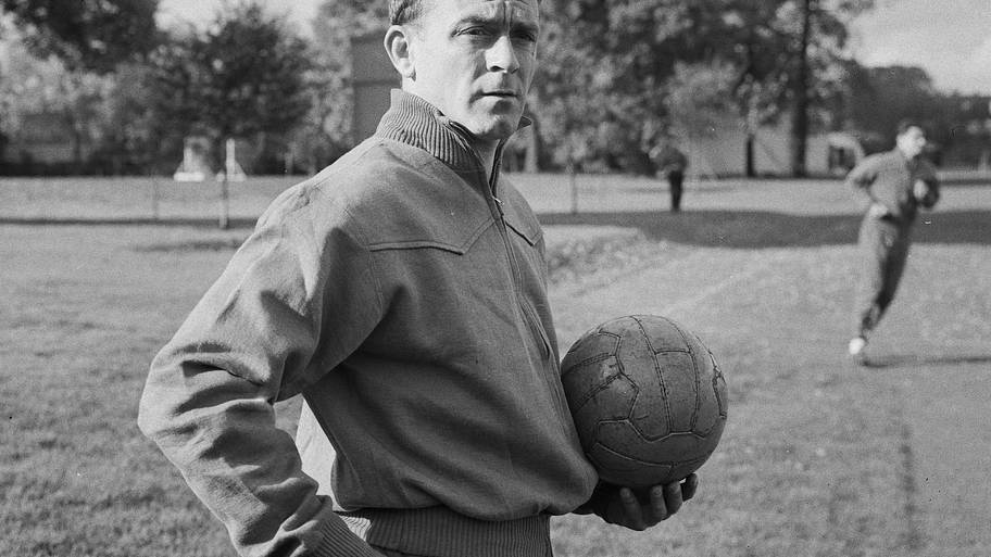 Alfredo Di Stefano played for both Spain and Argentina.