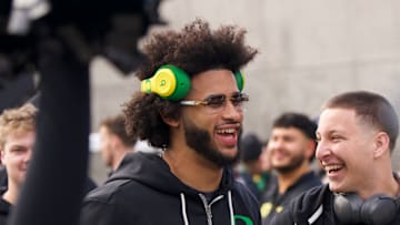 Oregon Ducks quarterback Dante Moore