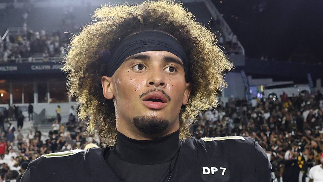 Sep 3, 2026; Atlanta, Georgia, USA; Colorado Buffaloes quarterback Julian Lewis (10) walks off the field after defeating the Georgia Tech Yellow Jackets at Bobby Dodd Stadium at Hyundai Field. Mandatory Credit: Brett Davis-Imagn Images Sep 3, 2026; Atlanta, Georgia, USA; Colorado Buffaloes quarterback Julian Lewis (10) walks off the field after defeating the Georgia Tech Yellow Jackets at Bobby Dodd Stadium at Hyundai Field. Mandatory Credit: Brett Davis-Imagn Images