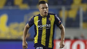 Lateral atua na Turquia desde julho de 2022