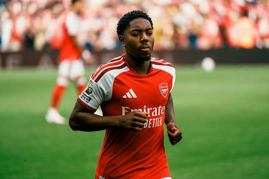 Myles Lewis-Skelly of Arsenal looks on during the Premier League 2026/27 match between Arsenal FC and Chelsea FC.