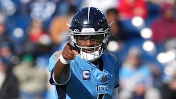 Tennessee Titans quarterback Cam Ward (1)