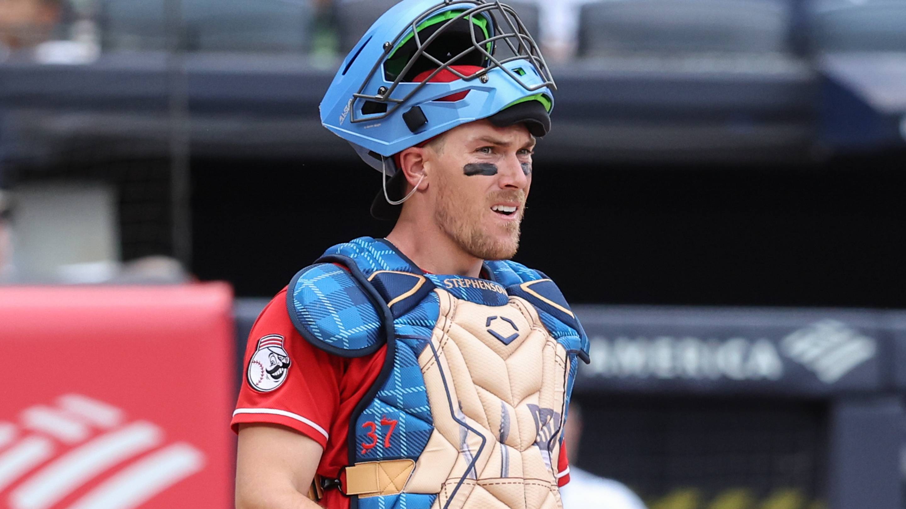 Reds shouldn’t let their new philosophy cost them Tyler Stephenson