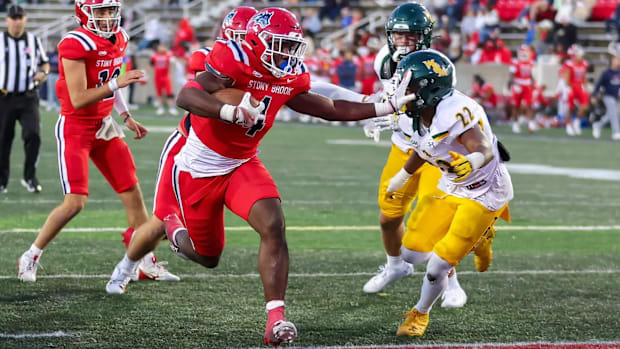 Stony Brook running back Roland Dempster
