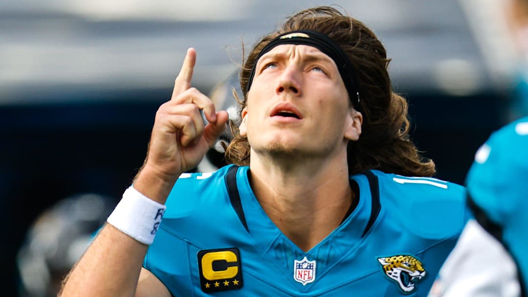 Jacksonville Jaguars quarterback Trevor Lawrence (16) runs onto the field before the start of an NFL football AFC Wild Card playoff matchup, Sunday, Jan. 11, 2026, in Jacksonville, Fla. Bills lead 10-7 at the half over the Jaguars. [Doug Engle/Florida Times-Union]
