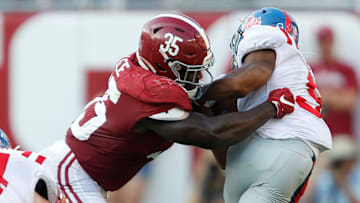 Alabama linebacker Shane Lee (35) now plays for the USC football program.