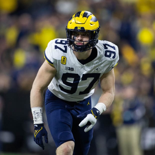 Michigan Wolverines defensive end Aidan Hutchinson lines up against the Iowa Hawkeyes in the 2021 Big Ten Championship game