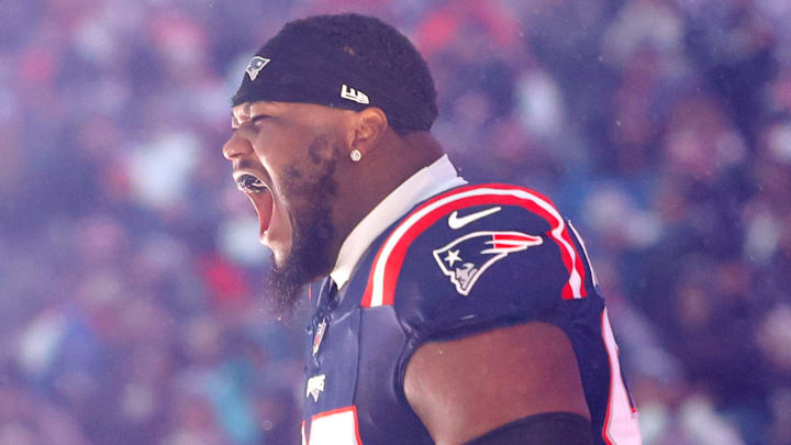 Patriots to face Chargers in playoffs after routing Dolphins, 38-10, en route to 14-win season