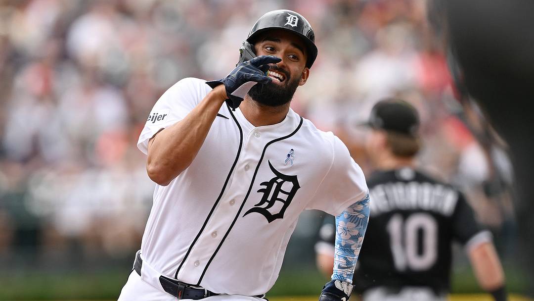 Detroit Tigers left fielder Riley Greene (31) runs to third base. 